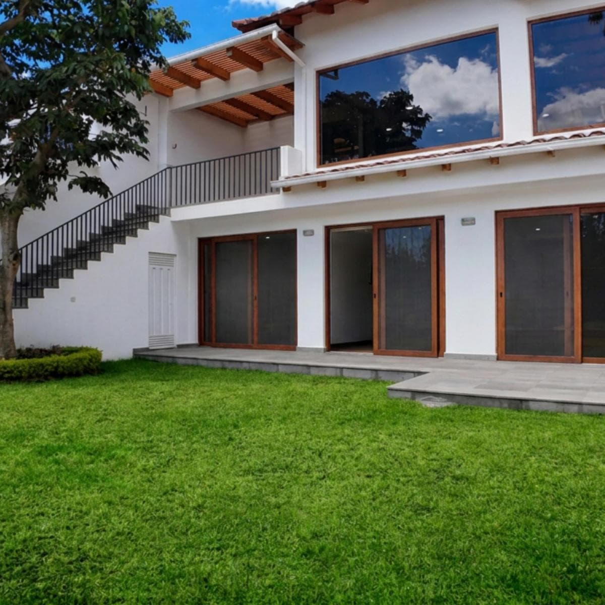 Venta Hermosa Casa en Tanda, con Ascensor, Paneles Solares y Jardín 137 m² — imagen 1