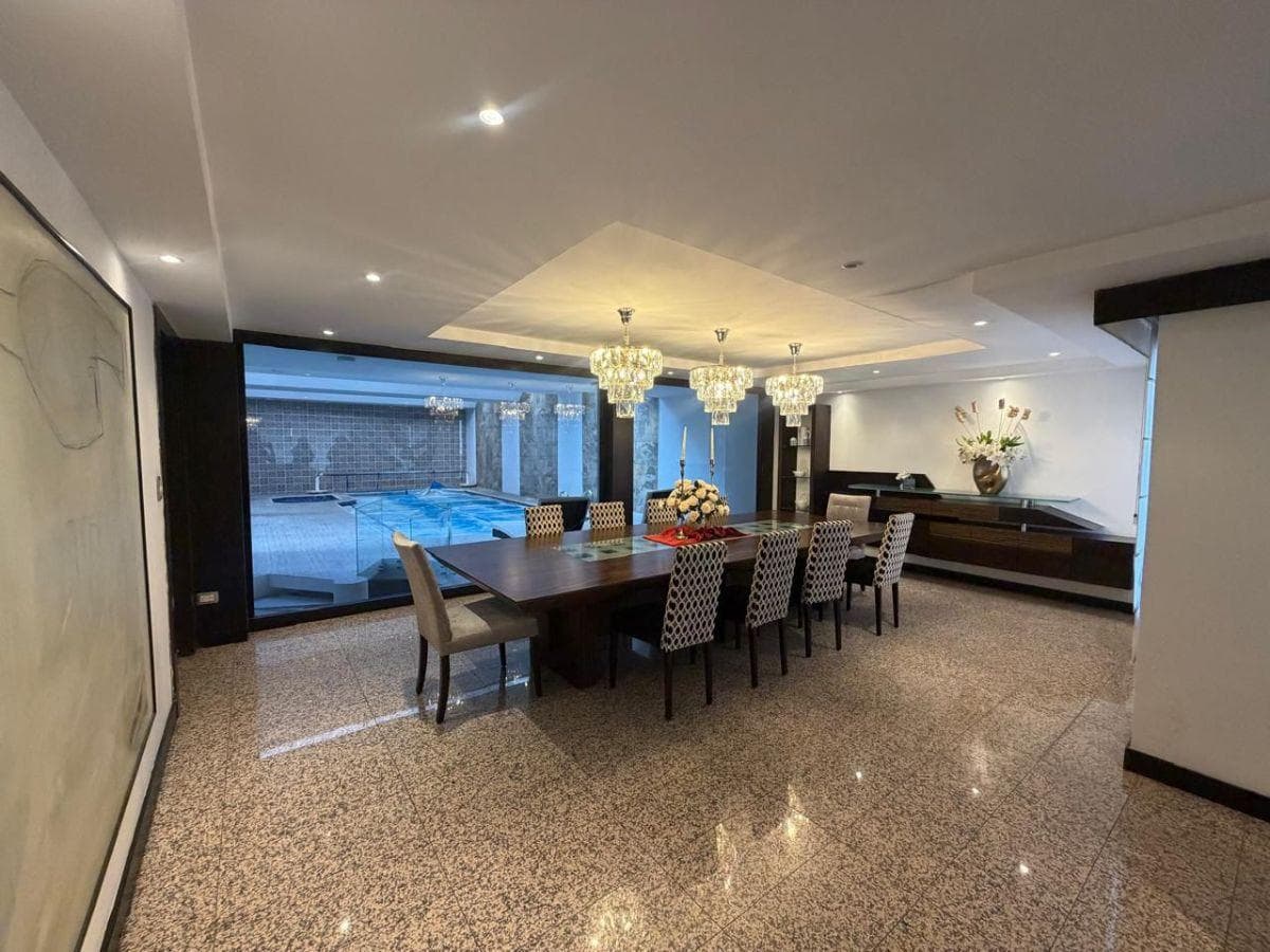 Exclusiva Casa de Lujo en Quito Tenis de Venta — imagen 6