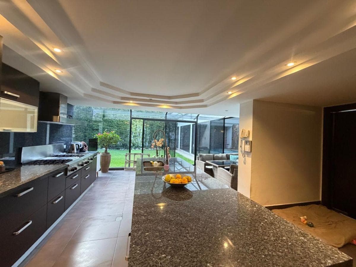 Exclusiva Casa de Lujo en Quito Tenis de Venta — imagen 5