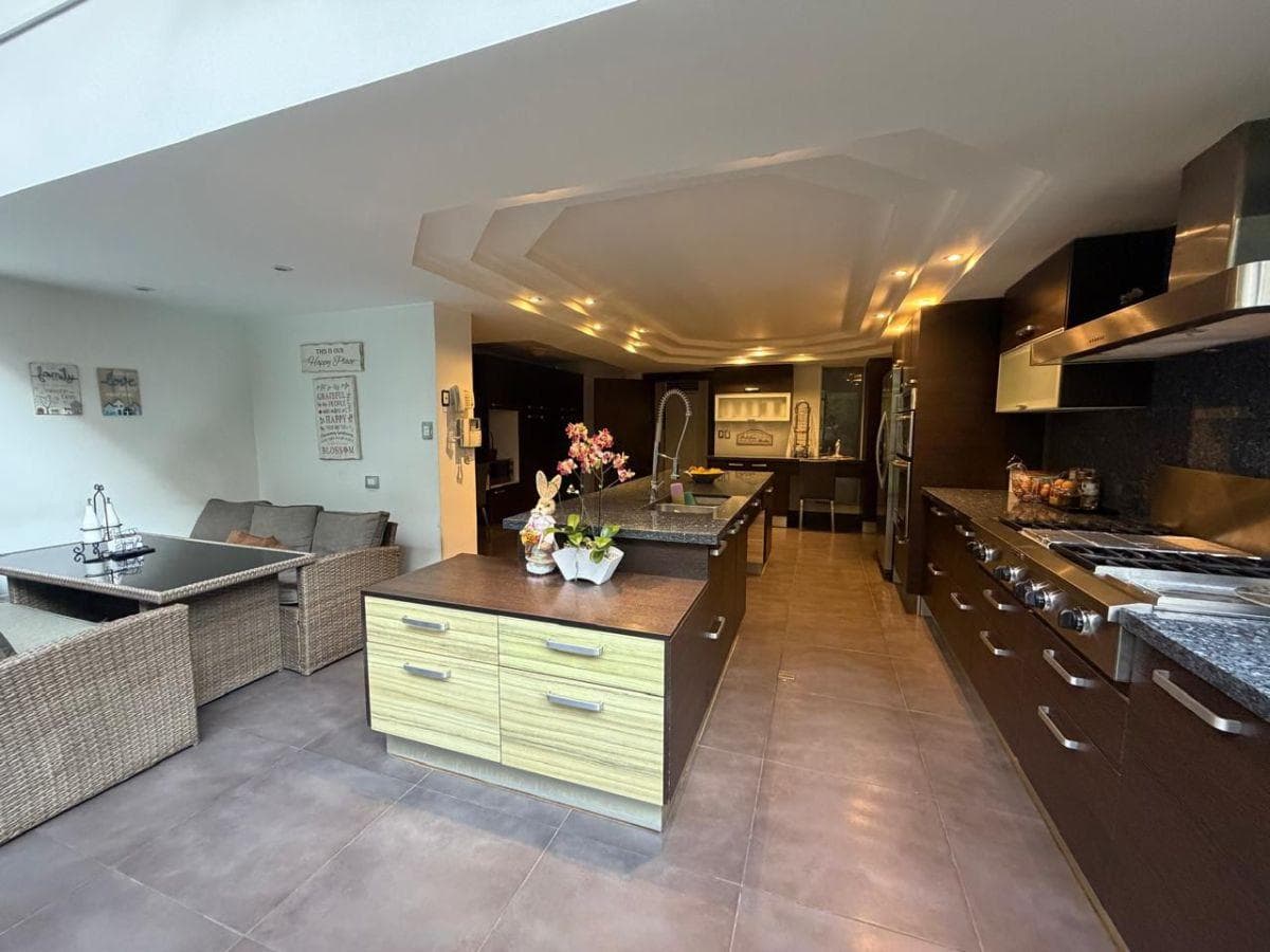 Exclusiva Casa de Lujo en Quito Tenis de Venta — imagen 4