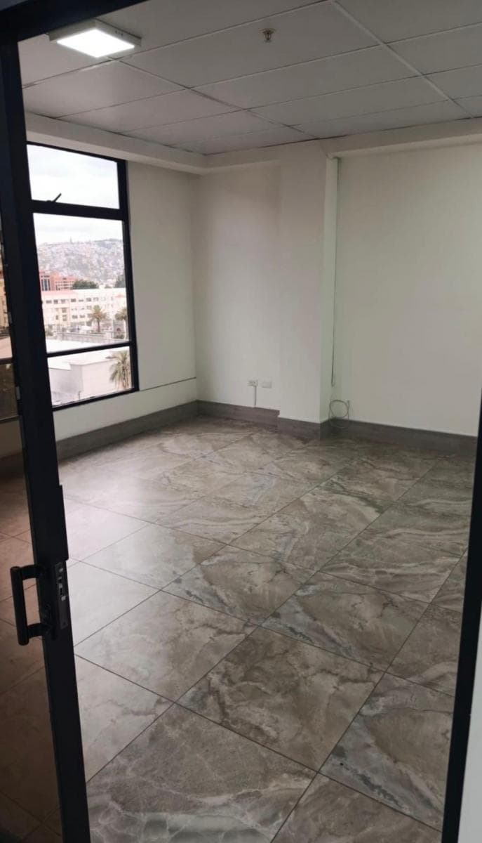 Oficina de Venta, 100 m² Edificio Corporativo, Tamayo y Baquerizo Moreno — imagen 9