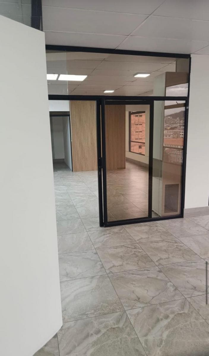 Oficina de Venta, 100 m² Edificio Corporativo, Tamayo y Baquerizo Moreno — imagen 8