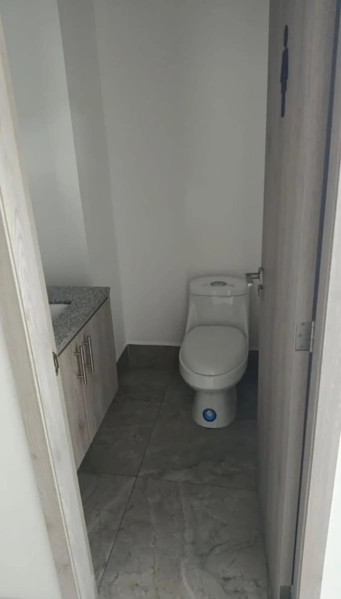 Oficina de Venta, 100 m² Edificio Corporativo, Tamayo y Baquerizo Moreno — imagen 3