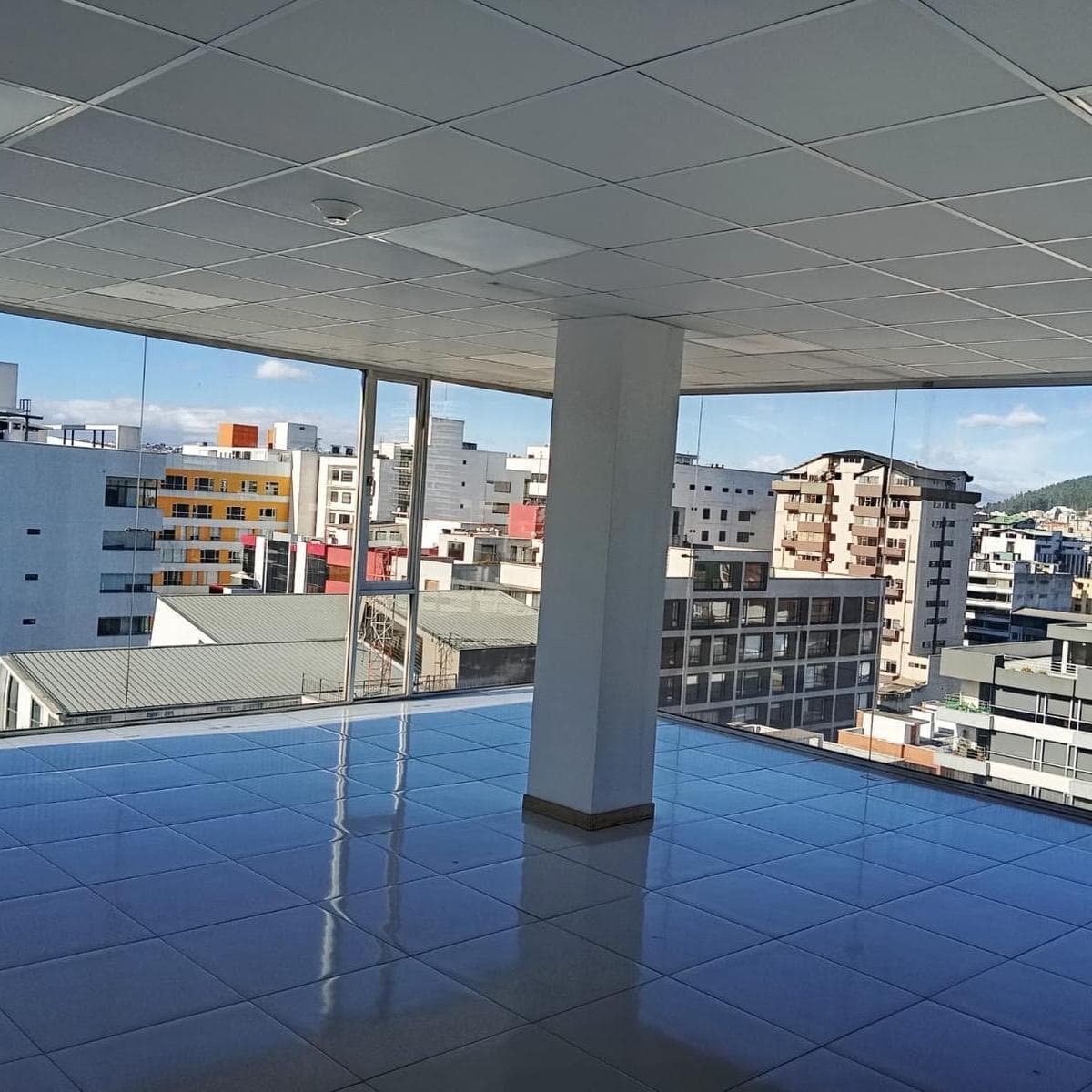 Oficinas y Consultorios de Venta por Estrenar | Sector Hospital Axxis | Supermaxi Granda Centeno — imagen 1