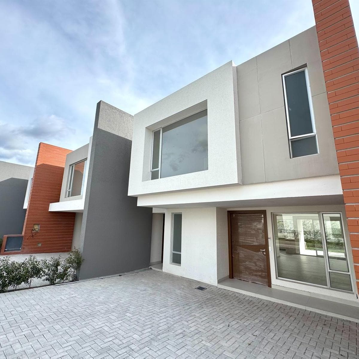 Puembo 157.54 m² en Venta Casa Dos Plantas 3 Habitaciones con Jardin y Pergola — imagen 1