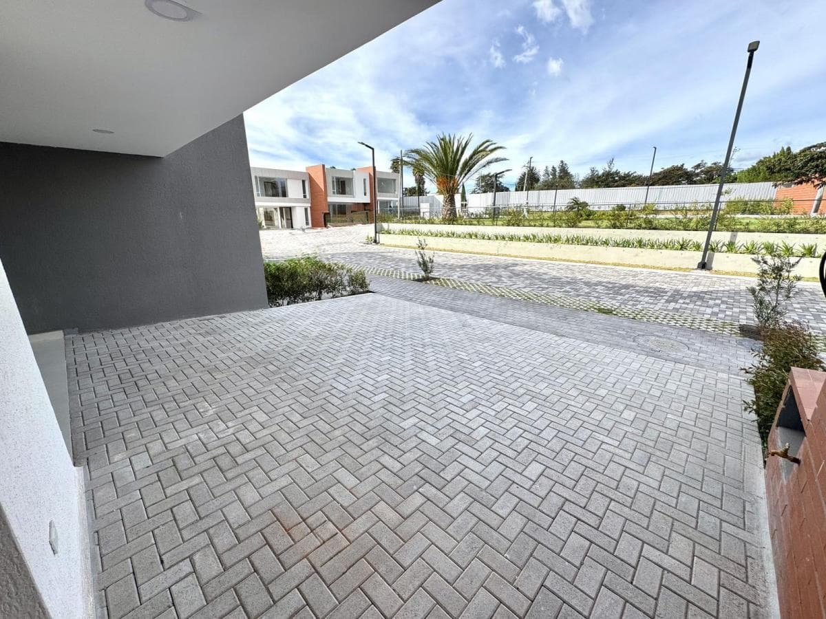 Puembo 157.54 m² en Venta Casa Dos Plantas 3 Habitaciones con Jardin y Pergola — imagen 8