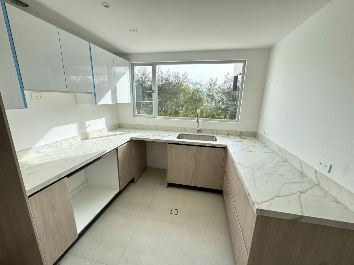 Puembo 157.54 m² en Venta Casa Dos Plantas 3 Habitaciones con Jardin y Pergola — imagen 5