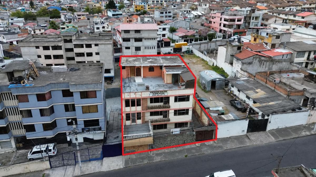 Casa Rentera de 526 m² con 12 Habitaciones en Venta en La Real Audiencia - Norte de Quito — imagen 10