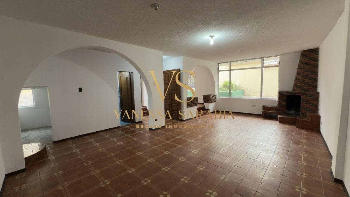 Casa Rentera de 526 m² con 12 Habitaciones en Venta en La Real Audiencia - Norte de Quito — imagen 9