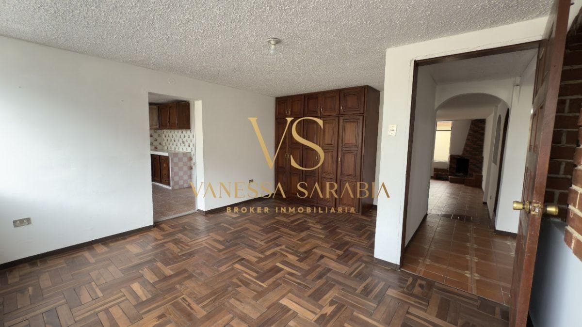 Casa Rentera de 526 m² con 12 Habitaciones en Venta en La Real Audiencia - Norte de Quito — imagen 8