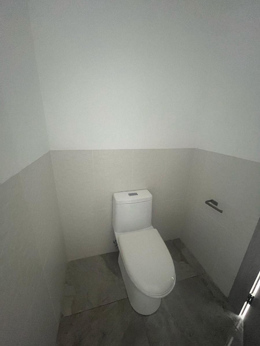 Alquilo Oficina Comercial en Platinum I en Ciudad Millenium, Guayas — imagen 6
