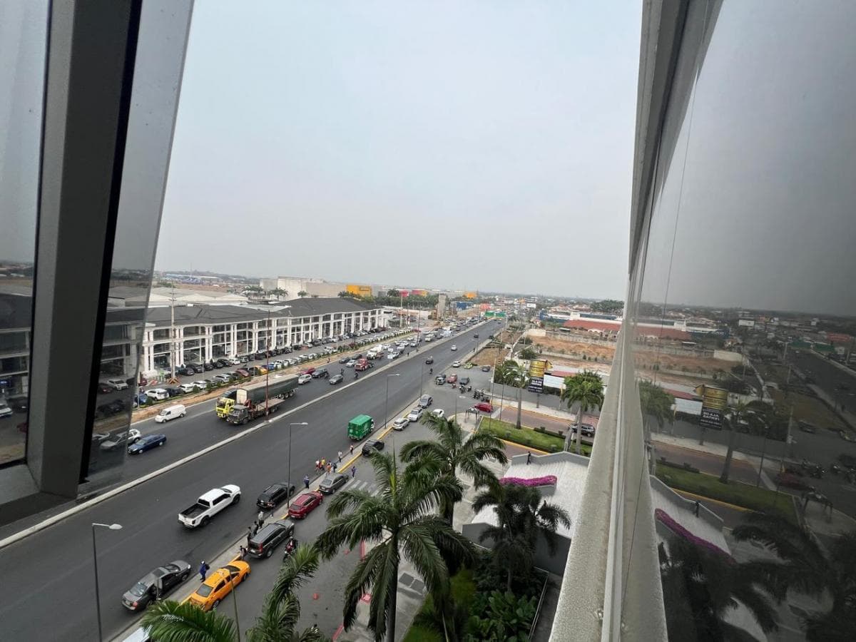 Alquilo Oficina Comercial en Platinum I en Ciudad Millenium, Guayas — imagen 5