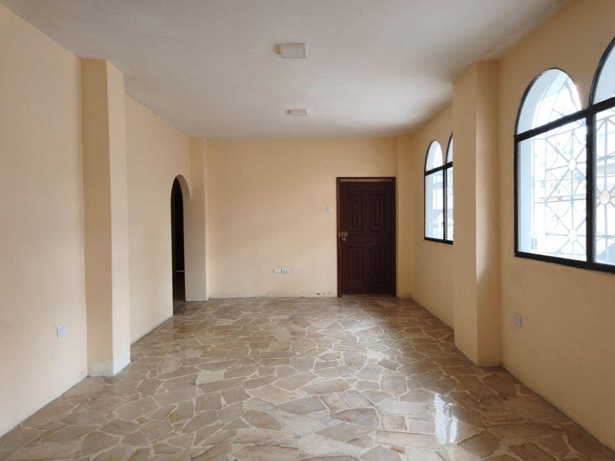 Departamento de Venta Kennedy Nueva, Planta Baja, 3 Dorm., 1 Parqueo. Guayas — imagen 1