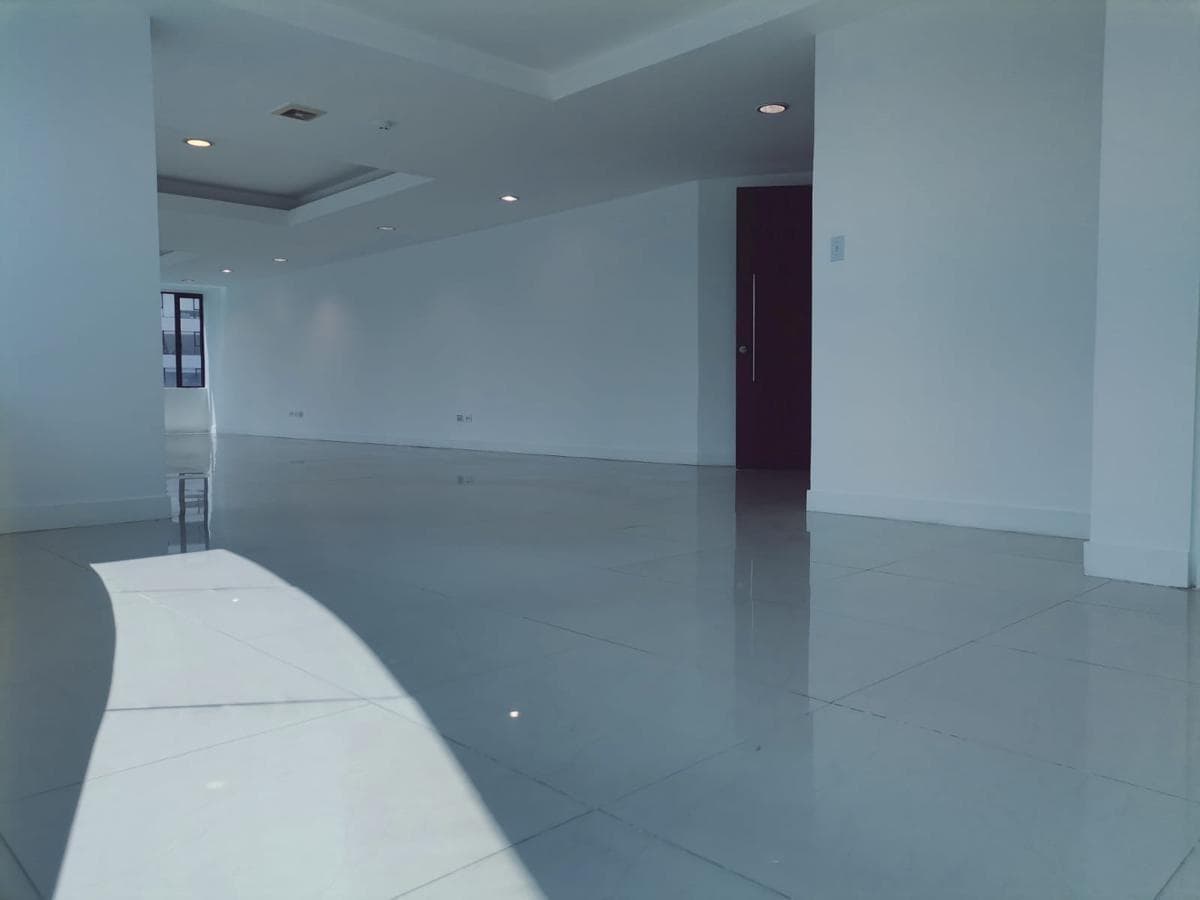 En Renta Hermosa Oficina 104 m² Sector 12 de Octubre — imagen 5