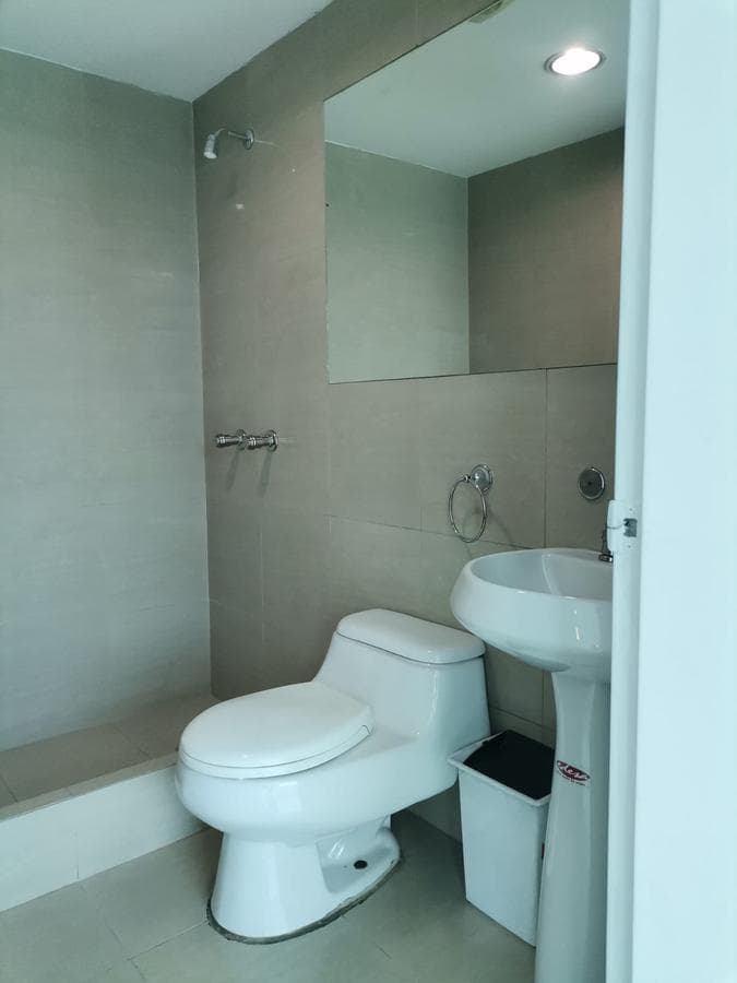 En Renta Hermosa Oficina 104 m² Sector 12 de Octubre — imagen 3