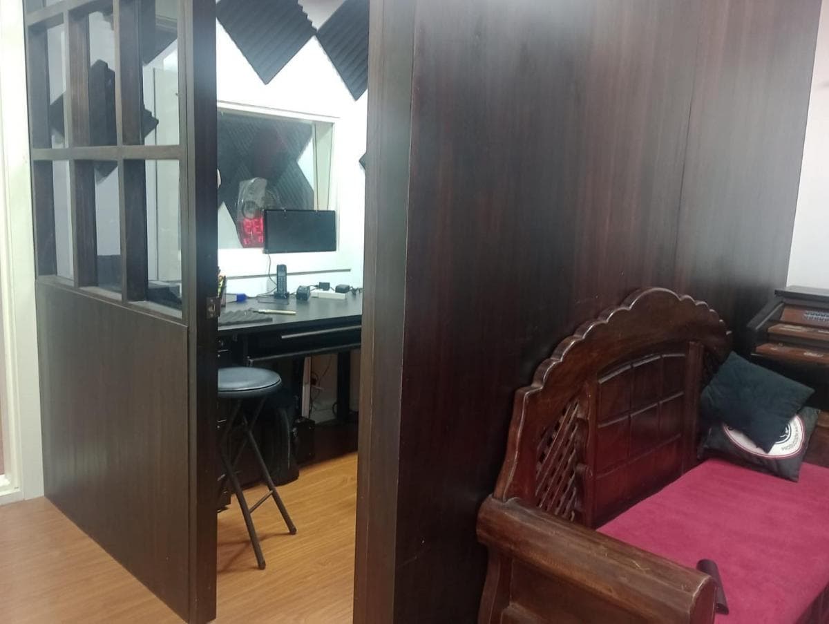Venta Oficina Av 10 Agosto a Pocos Pasos de La Colón — imagen 9