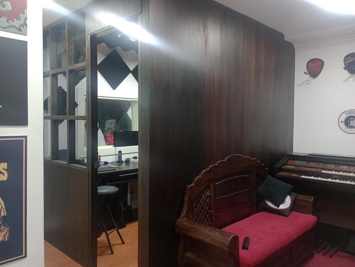 Venta Oficina Av 10 Agosto a Pocos Pasos de La Colón — imagen 7