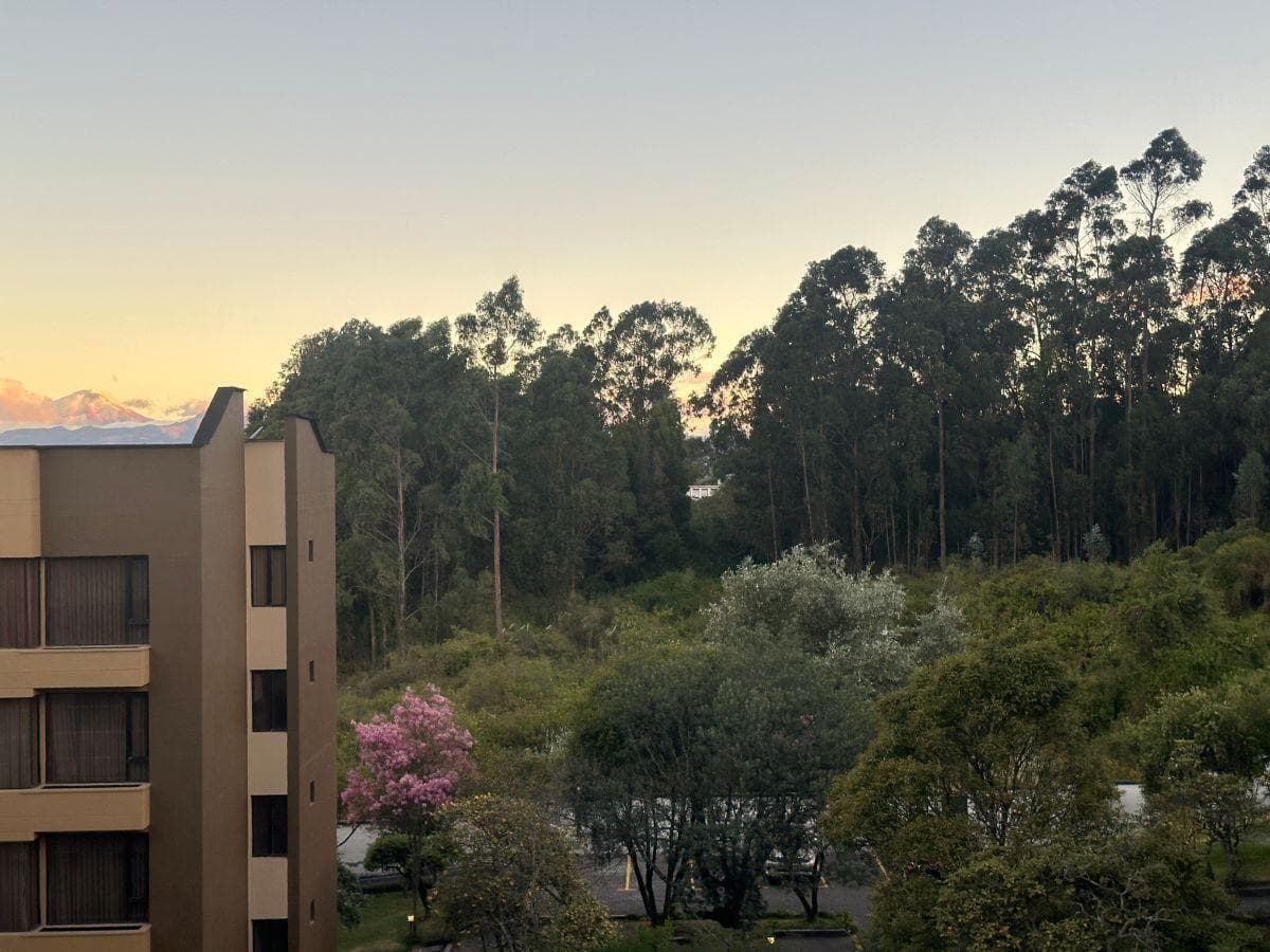 Vendo Excelente Departamento 3 Dormi. 2 Estacionamientos, Vista Panorámica, Colegio. San Gabriel — imagen 4