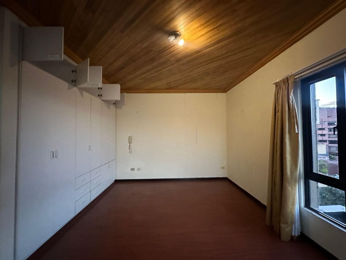 Vendo Excelente Departamento 3 Dormi. 2 Estacionamientos, Vista Panorámica, Colegio. San Gabriel — imagen 2
