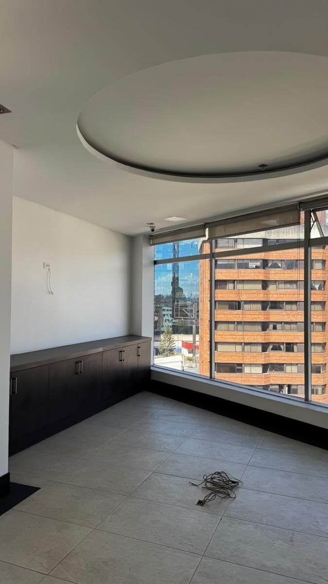 Oficina en Renta y Venta Centro Norte, Piso Alto con Vista San Iganacio y 12 de Octubre. Provincia de Pichincha — imagen 8