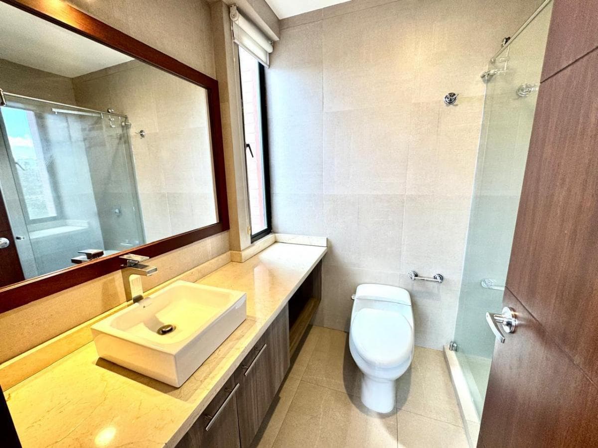 Departamento de Venta en El Sector de La Gonzalez Suarez — imagen 4