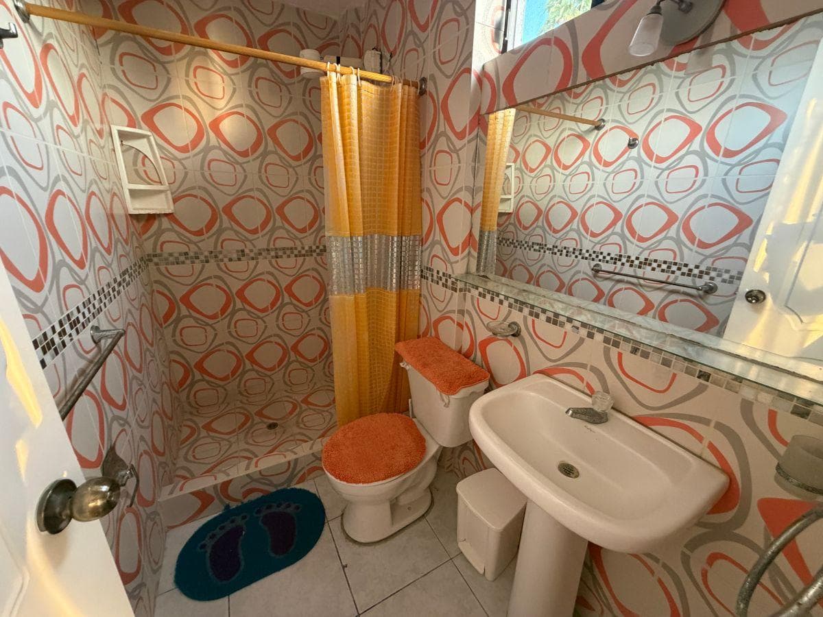 Tonsupa, Departamento Amoblado de 2 Dorm. — imagen 2
