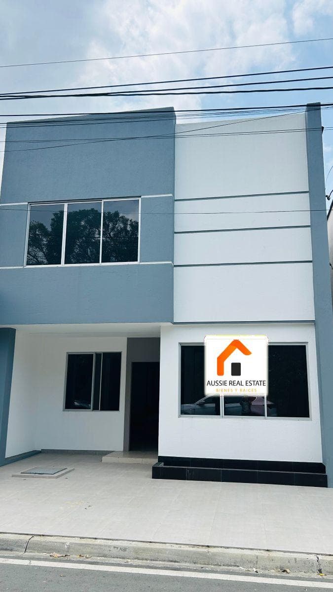 Vendo Casa Remodelada, de Estreno, en Urb. Cataluña, 3 Dorm, 160 m², Guayas — imagen 1