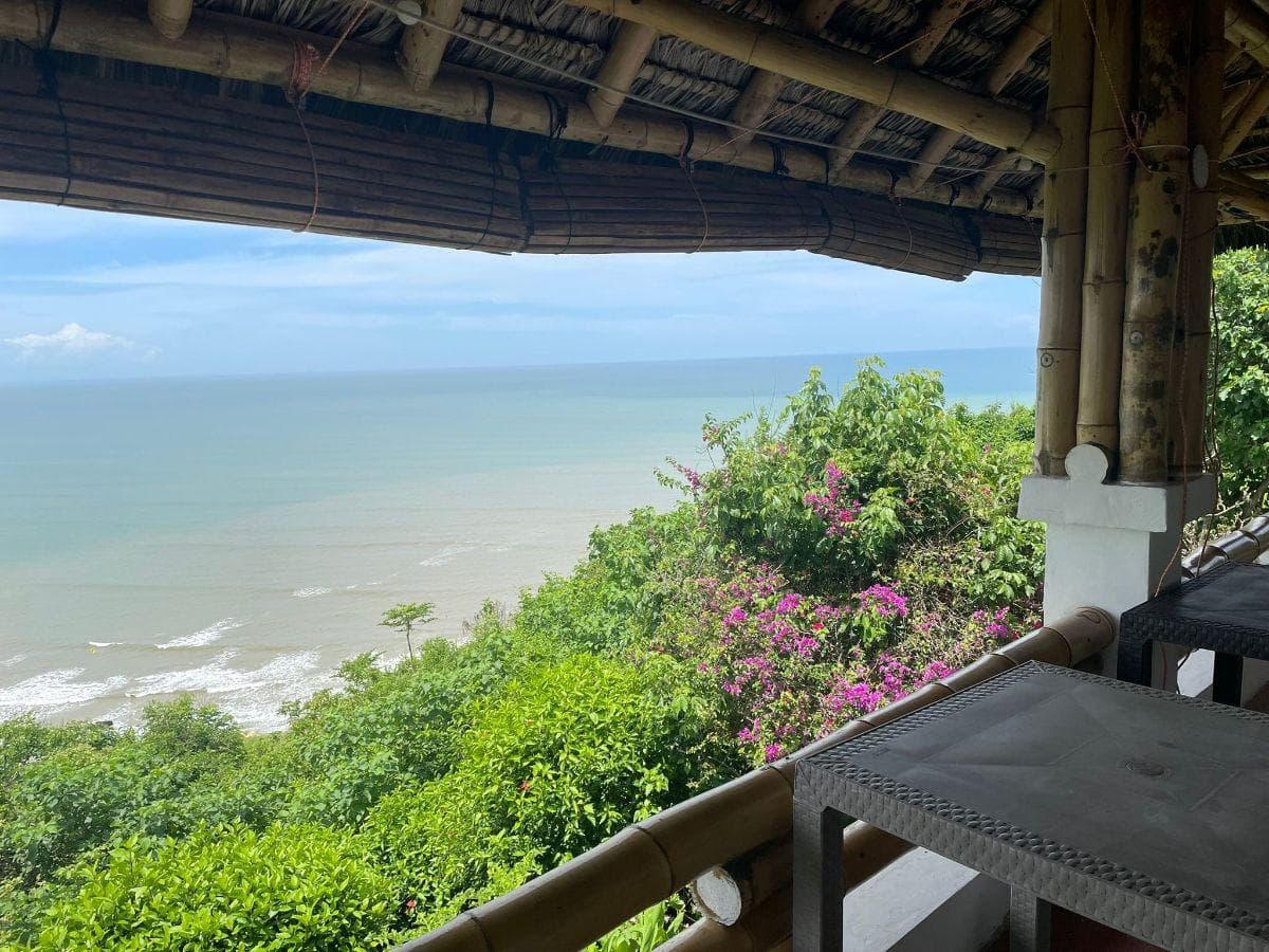 Venta Casa Canoa 130 m Mas Terreno 4.600 m Preciosa Vista $150.000, Manabí — imagen 5