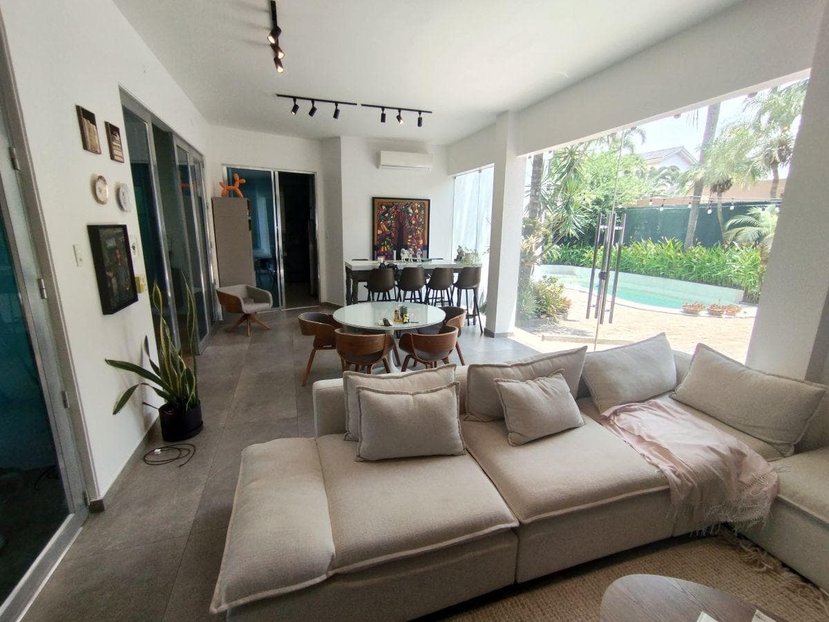 Casa de 4 Dorm. en Samborondon, Guayas — imagen 6