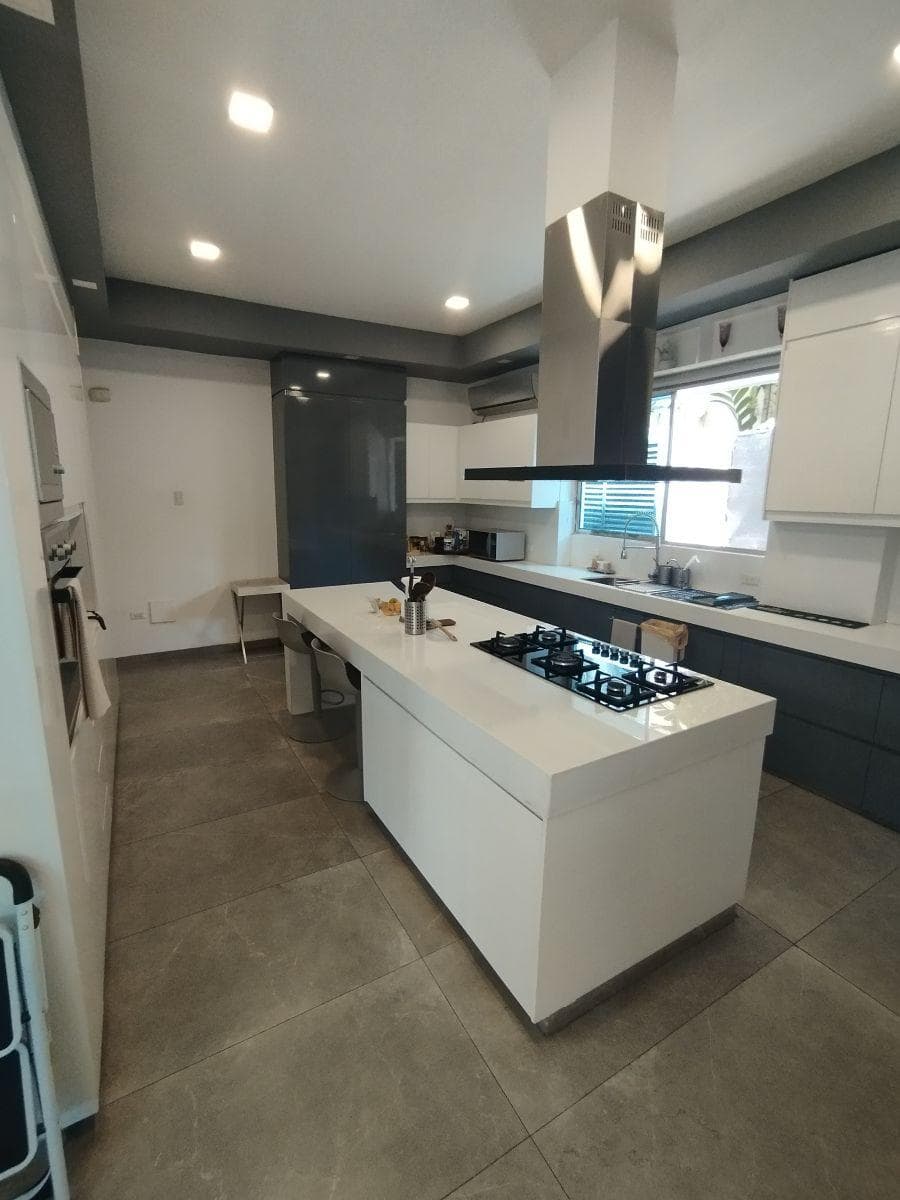 Casa de 4 Dorm. en Samborondon, Guayas — imagen 5