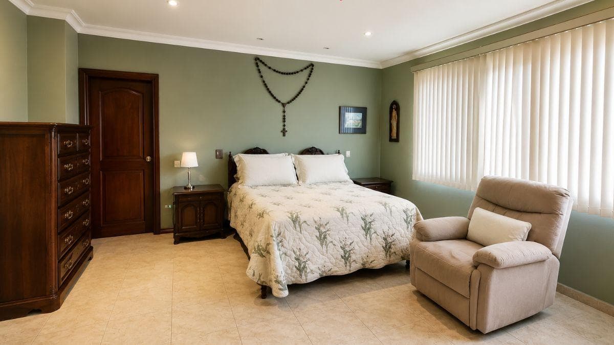 Casa Exclusiva en Venta en Torres del Sol | Km 3.5 Vía a Samborondón | Ascensor | $410.000, Guayas — imagen 2