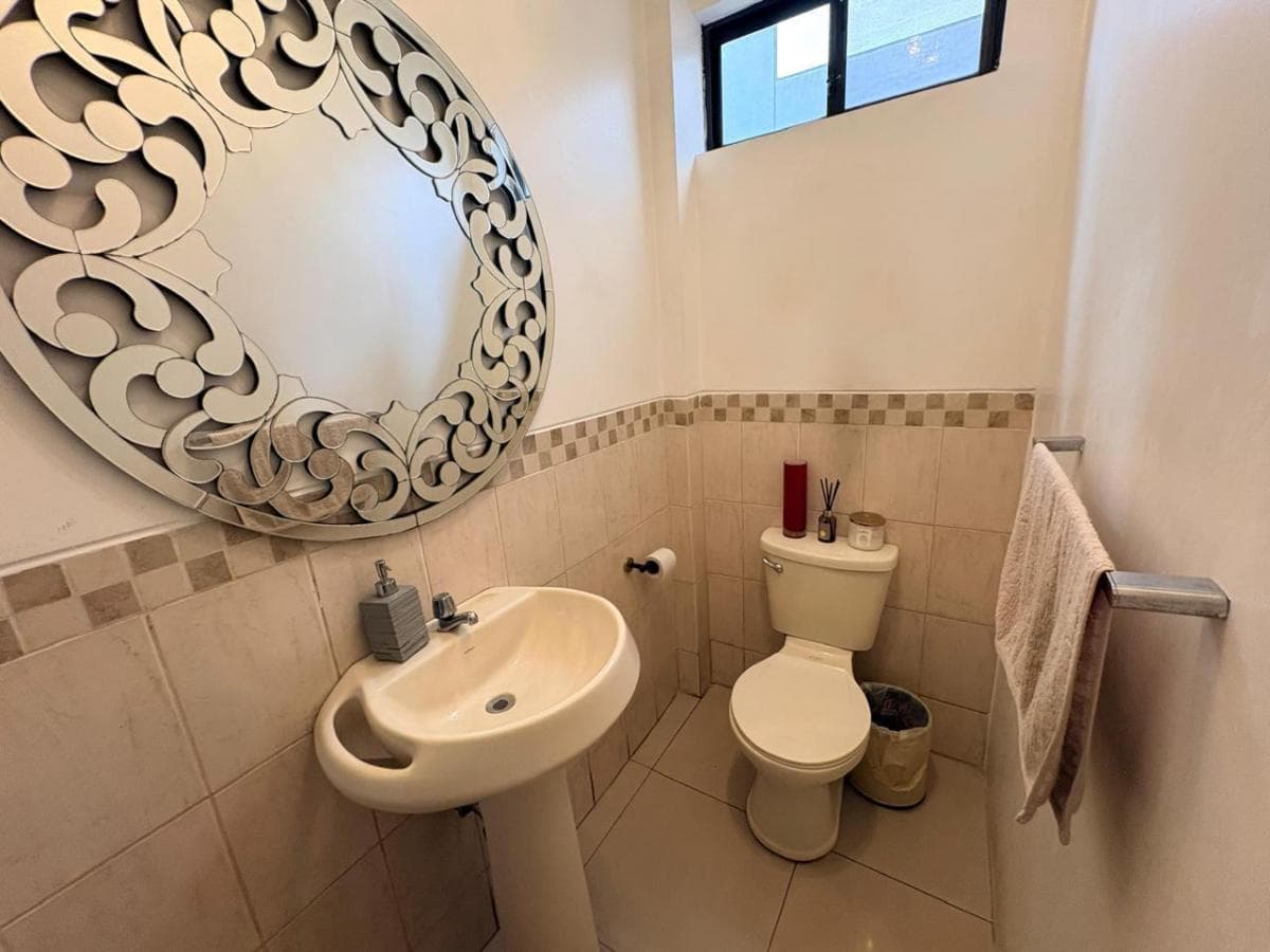 Casa en Venta – Villa Club, Etapa Floral , Guayas — imagen 3