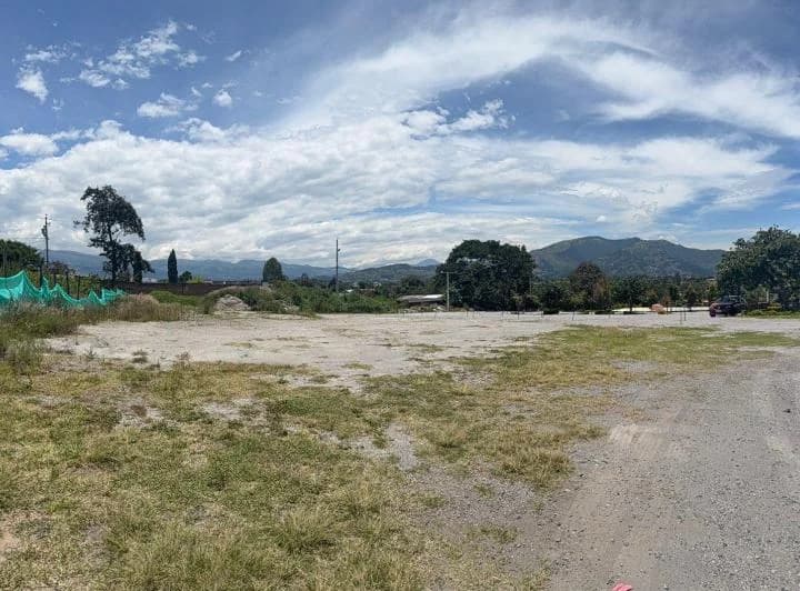 Terreno en Tumbaco — imagen 1