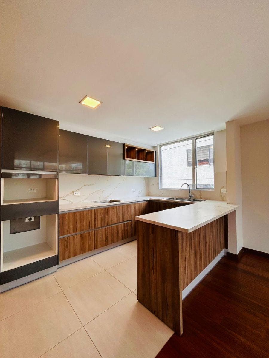 Departamento de 170 m² con 3 Habitaciones en Venta en Quito Tenis — imagen 9