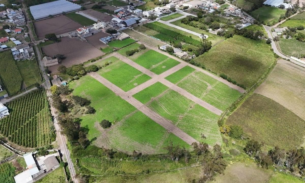 Lotes de 200 m² en Atuntaqui | Inversión Desde $16.500, Imbabura — imagen 1