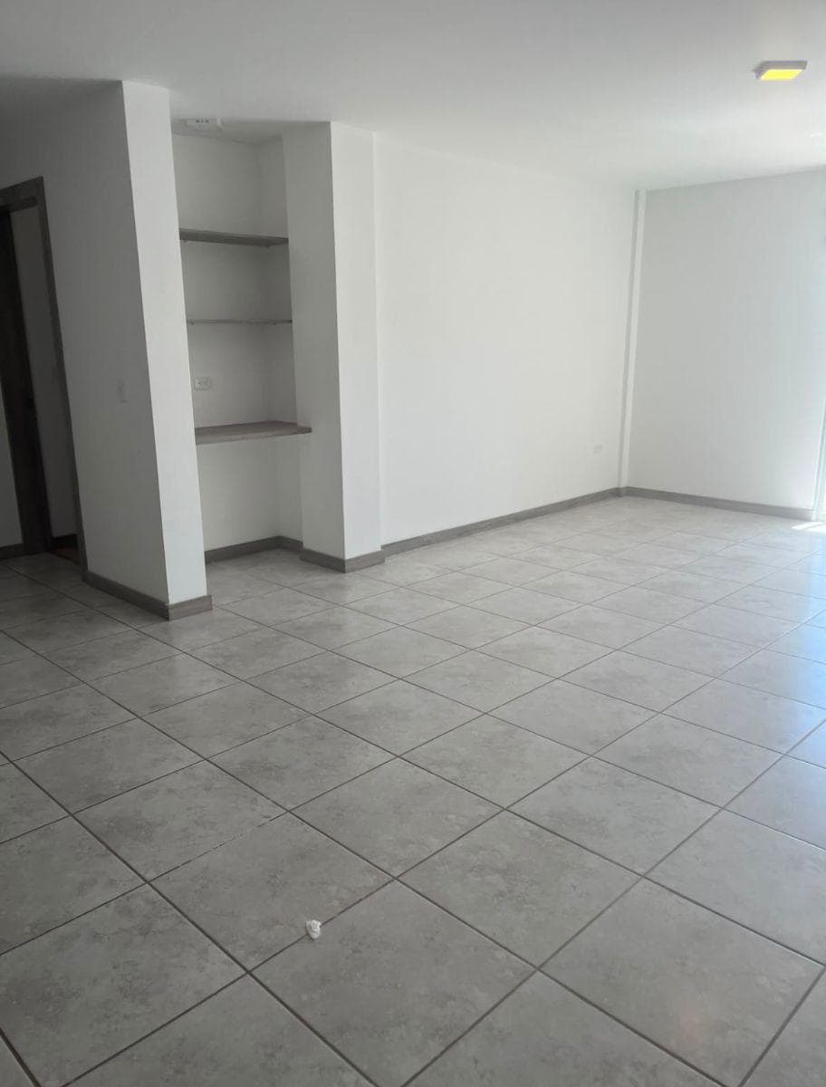 Tu Refugio de Paz en Tumbaco: Donde El Confort Moderno Se Encuentra con La Seguridad Que Mereces — imagen 9