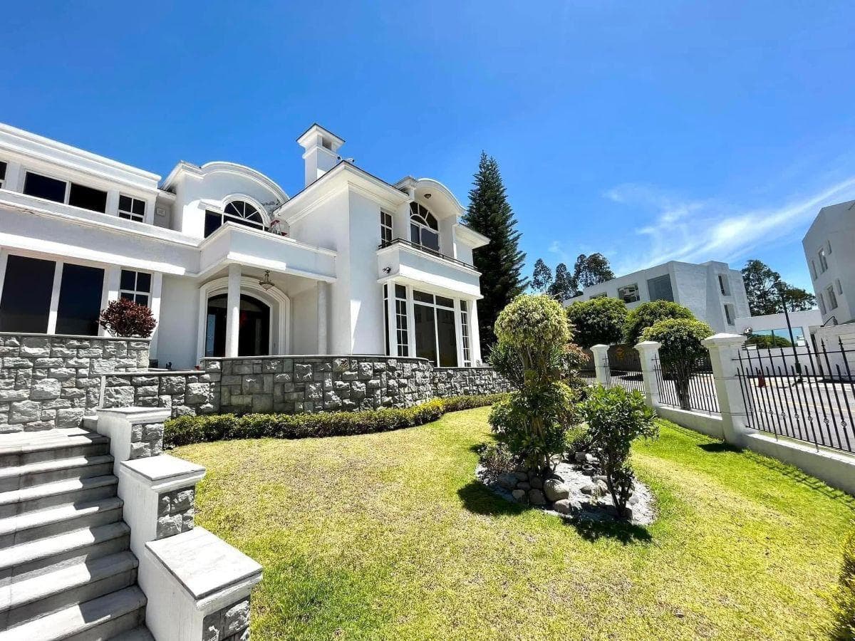 Cumbayá – Urb. Vista Grande | Vendo Propiedad de 1.018 m² de Construcción en 1.355 m² de Terreno — imagen 10