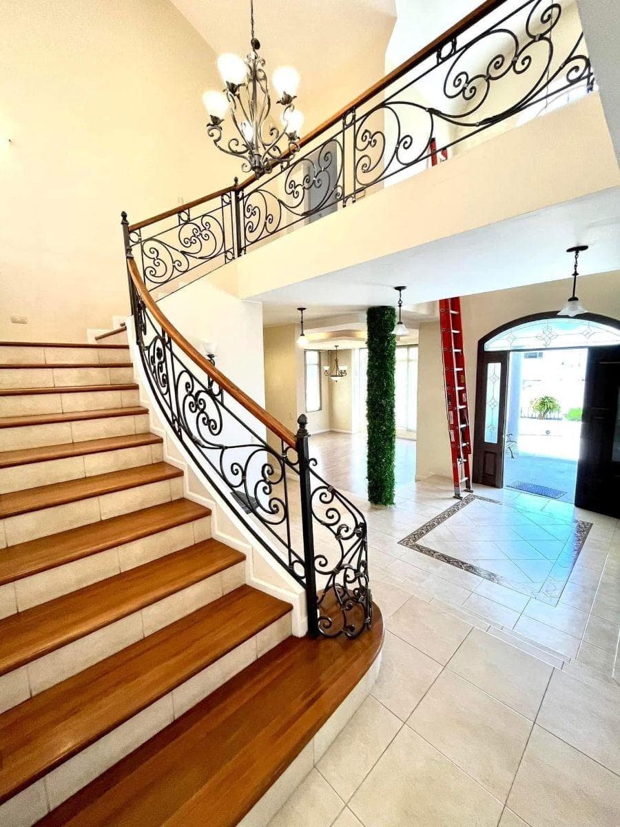 Cumbayá – Urb. Vista Grande | Vendo Propiedad de 1.018 m² de Construcción en 1.355 m² de Terreno — imagen 9