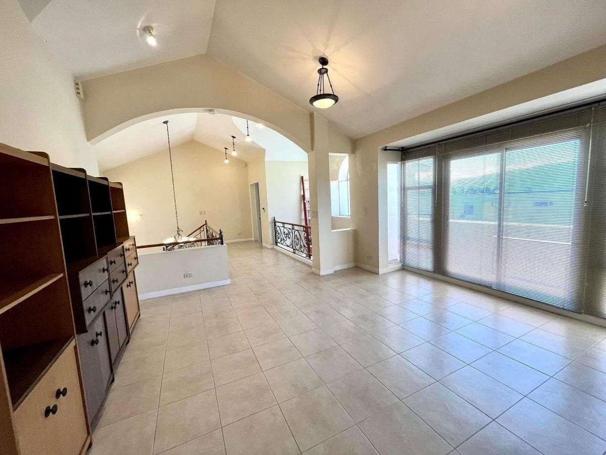 Cumbayá – Urb. Vista Grande | Vendo Propiedad de 1.018 m² de Construcción en 1.355 m² de Terreno — imagen 4