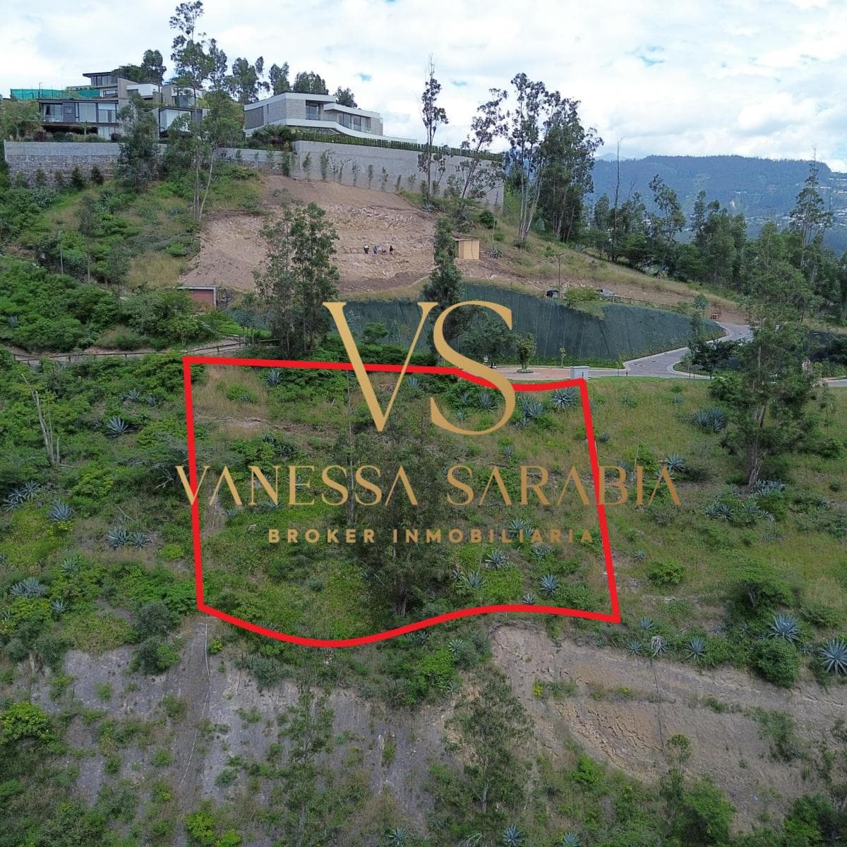 Terreno de 1137 m² en Venta en Urbanización Privada en Cumbayá — imagen 1