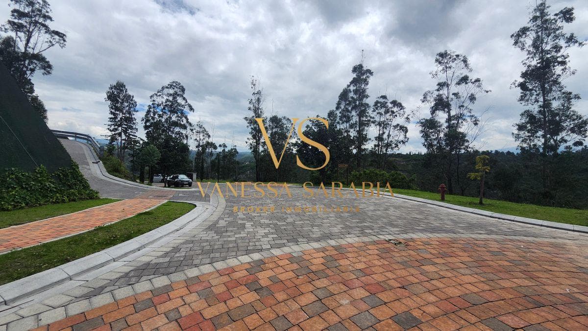 Terreno de 1137 m² en Venta en Urbanización Privada en Cumbayá — imagen 5