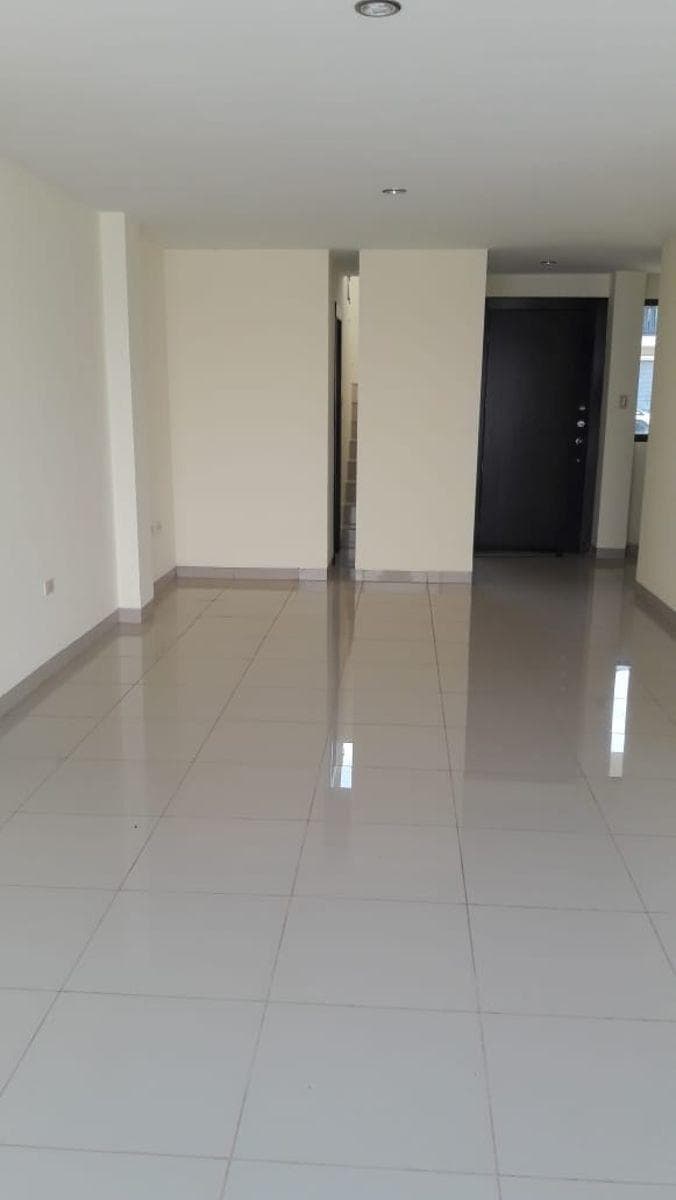 Casa Esquinera de Dos Planta Sector La Aurora /daule. Guayas — imagen 9