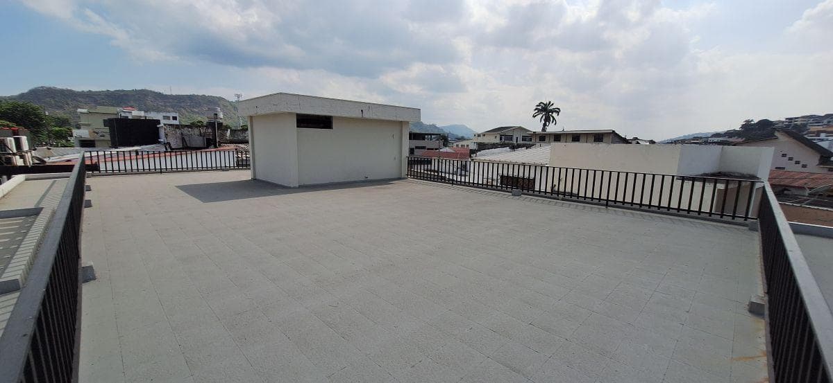 Urdesa Central Av Principal Propiedad en Venta, Guayas — imagen 4