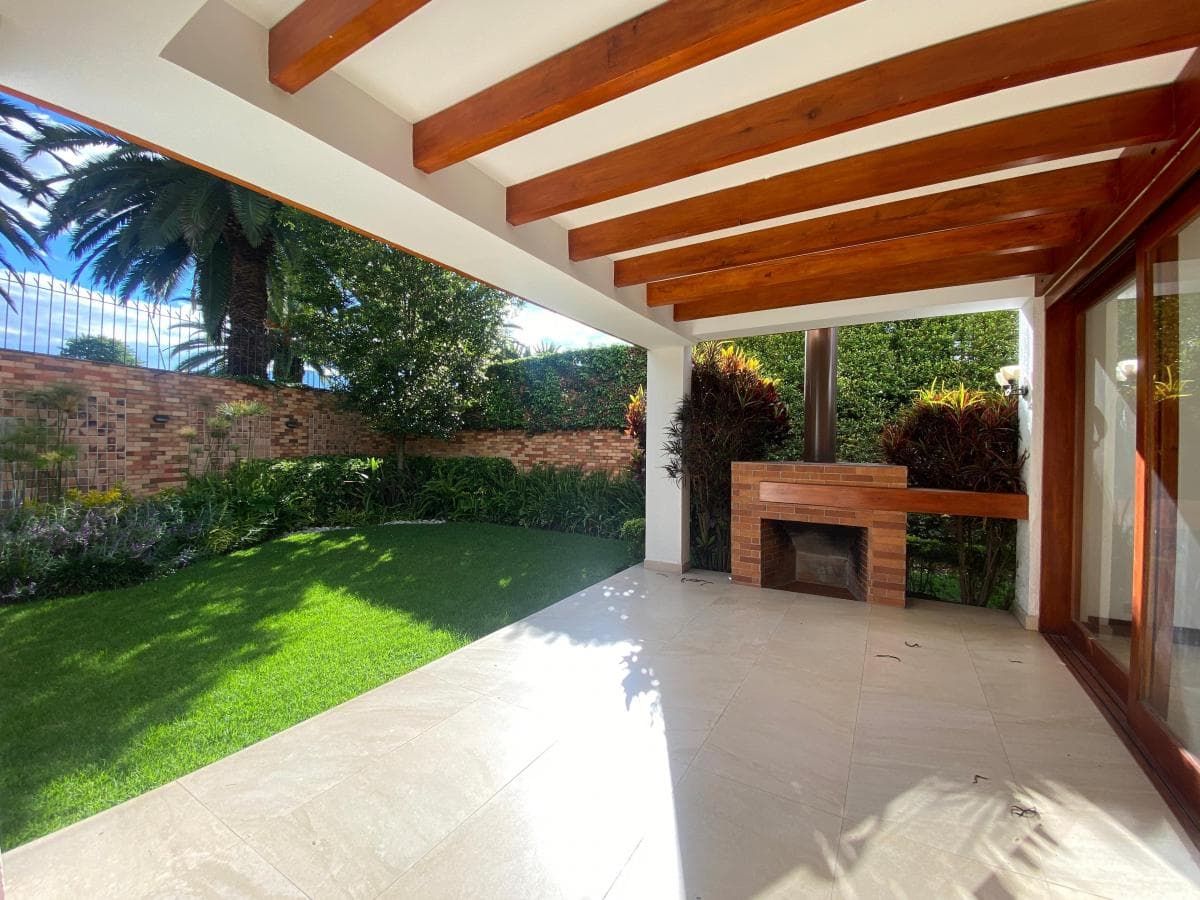 Hermosa Casa en Conjunto - Cumbaya (Sector Colegio Menor) — imagen 10