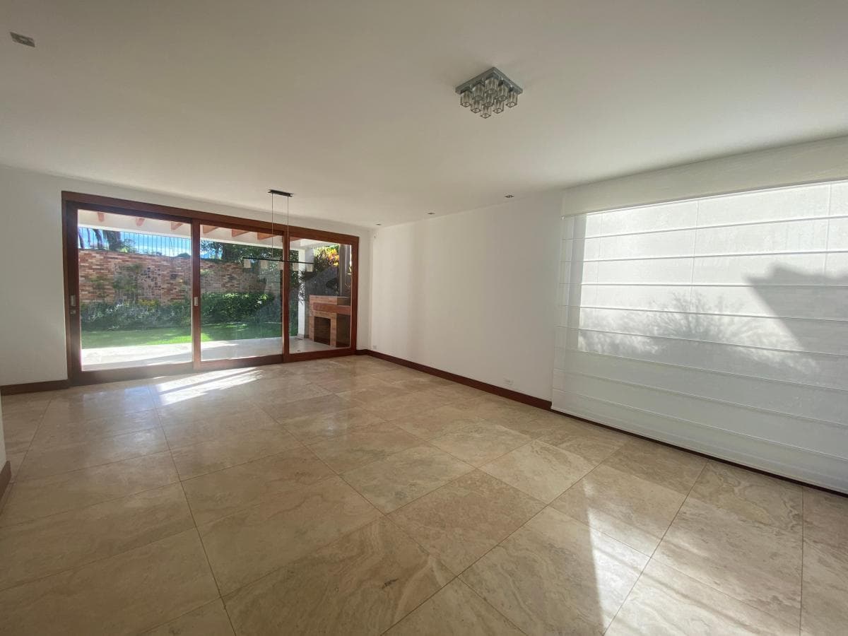 Hermosa Casa en Conjunto - Cumbaya (Sector Colegio Menor) — imagen 8