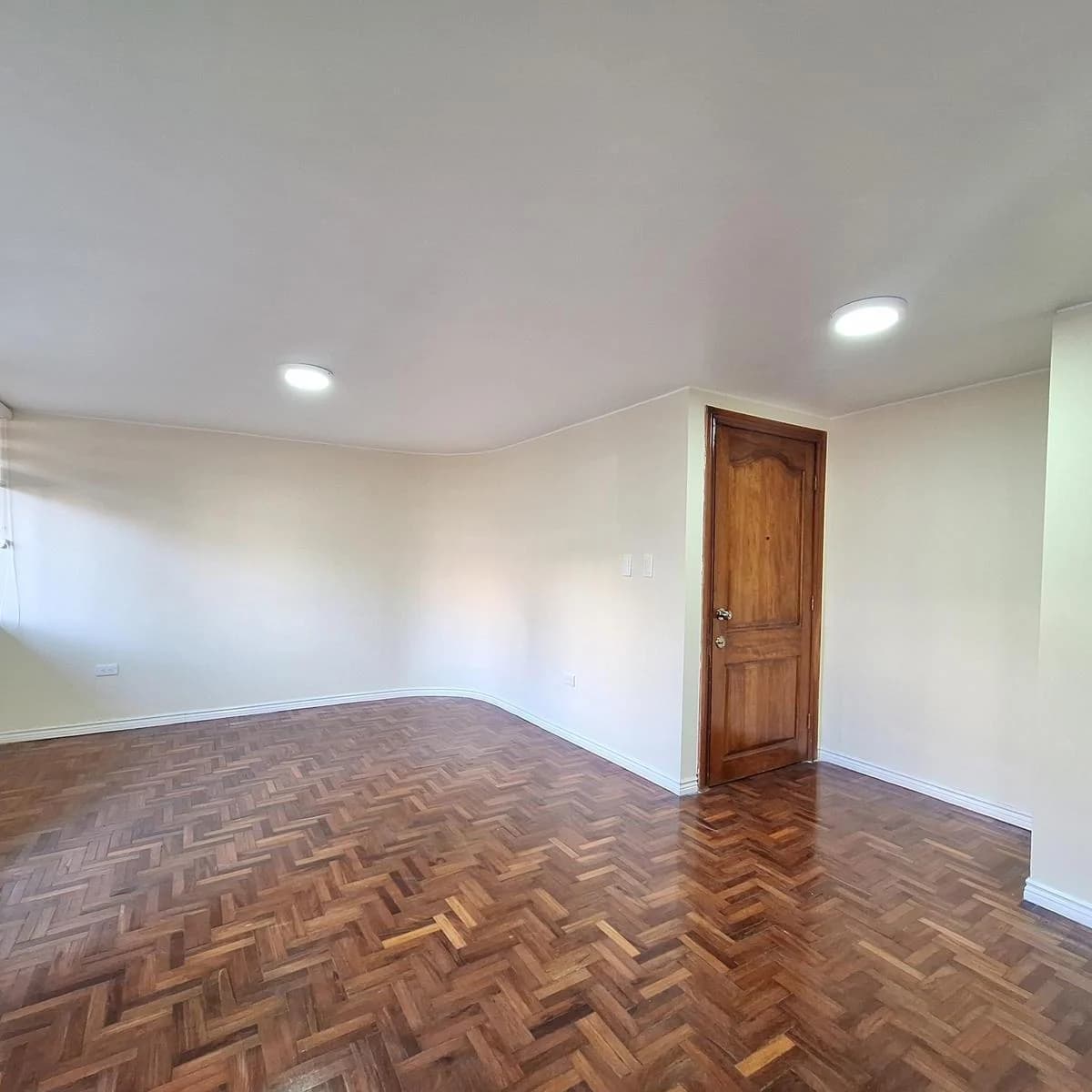 En Venta Departamento 2 Dorm., Patio y Parqueadero, La Floresta — imagen 1