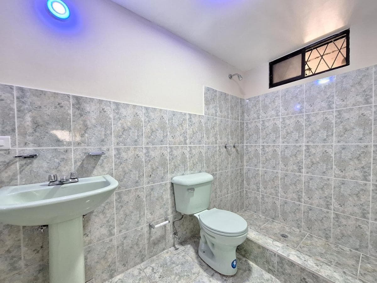 En Venta Departamento 2 Dorm., Patio y Parqueadero, La Floresta — imagen 7