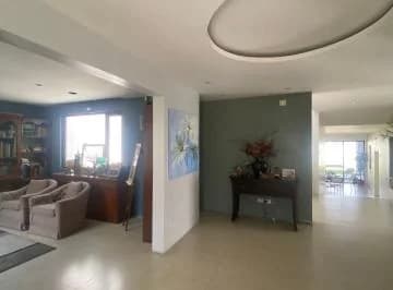 Hermosa y Amplia Casa Dentro de Urbanización — imagen 5