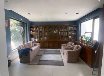 Hermosa y Amplia Casa Dentro de Urbanización — imagen 4