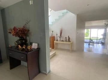 Hermosa y Amplia Casa Dentro de Urbanización — imagen 2